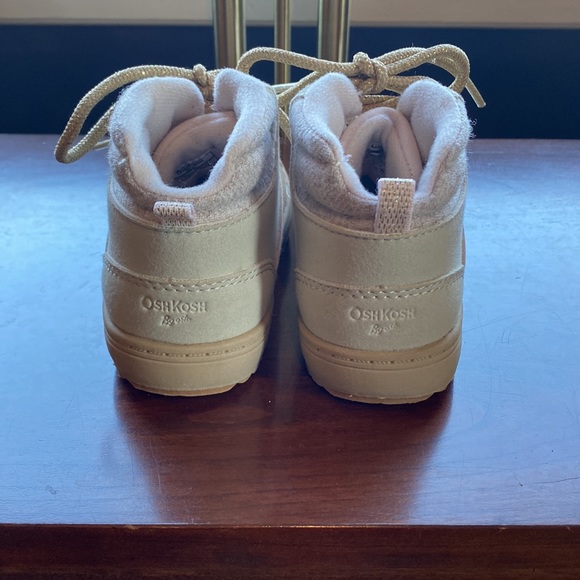 OskKosh B’Gosh Wistman Fashion Boot, Size 8 - Picture 4 of 5